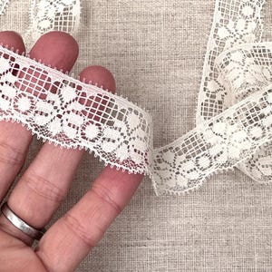 Vintage Cotton/Nylon Lace Trim, Cluny Lace, Fine Lace Trim, Cream Colour, 2.5cm wide