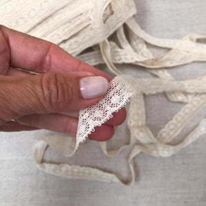 Antiek Engels katoenen kanten rand, ivoor, antiek kant, delicate randkant, 1 cm breed