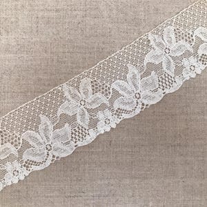 Antike englische 100% Baumwolle Blumenspitze, weiß, 4,5 cm Breite