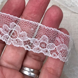 アンティーク フレンチ ホワイト コットン & ナイロン エッジング レース、幅 2.3 cm トリム、アンティーク レース、花柄デザイン