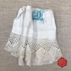 Antique Lace Flounce, Linen & Handmade Lace, Vintage Lace Garment Piece, Hand Crocheted, Circa 1900 image 1
