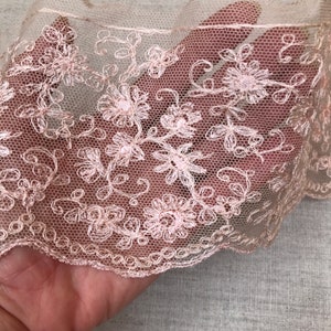 Antique French Cotton & Silk Needlerun Tulle Trim, Rose Coloured Lace Trim, Antique Lace, Circa 1880-1900 zdjęcie 6