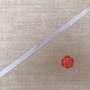 Vintage Satinband, tschechoslovakisches Rayonband, Taubengrau, Satinband, doppelseitiges Satinband, weiches Satinband, 1cm breit