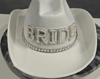 White Bride Cowboy Hat for weddings. Bride's Country/Western/Regional hat. Sombrero Mexicano para novias. Sombrero Blanco: BRIDE. Sparkly.