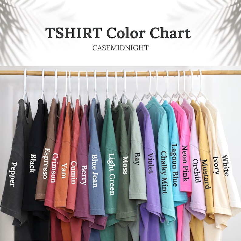 Pu&ograve; includere: Tabella colori per t-shirt con 16 colori diversi, tra cui bianco, avorio, senape, orchidea, rosa neon, blu laguna, menta gesso, viola, baia, muschio, verde chiaro, blu jeans, bacca, cumino, patata dolce, cremisi, espresso, nero e pepe.