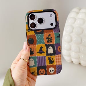 Funda para teléfono con diseño de Halloween, fantasma, calabaza, murciélago y patchwork, compatible con iPhone MagSafe, Samsung y Pixel.