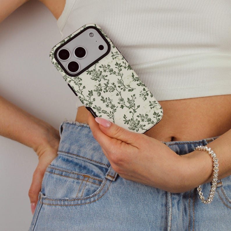 Funda para teléfono con diseño botánico vintage, funda protectora para iPhone, Samsung y Pixel con estampado floral verde salvia, compatible con iPhone y MagSafe. imagen 3