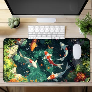Koi Fisch Schreibtischmatte, Japanischer Koiteich Schreibtischunterlage, Asiatisch inspirierte Computer Matte, Natur Mausunterlage, Büro Schreibtisch Dekor, Geschenk für Naturliebhaber