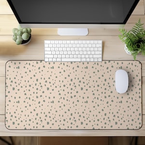 Beige Grün Dalmatiner Dot Schreibtischmatte Moderne ästhetische Mauspad Anti-Rutsch Krabbeldecke Minimalistische Beige Salbei Grün Büromatte Boho Geschenk für Sie