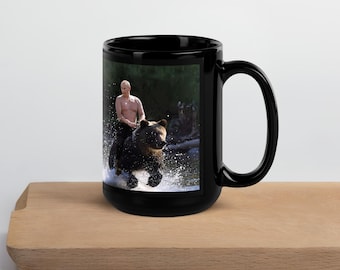 Taza de Vladimir Putin montando un oso
