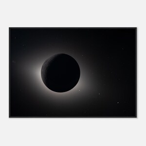 Solförmörkelse tagen av Artemis II Inramad poster