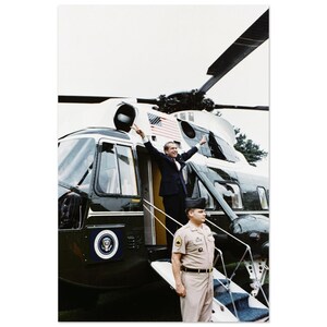 Richard Nixon Departing the White House Matte Poster