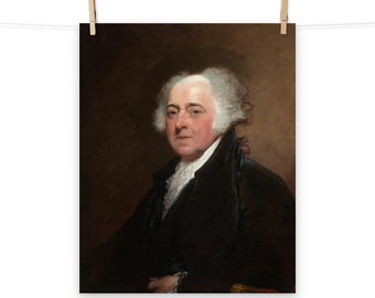 Puede incluir: Un retrato de un hombre con cabello blanco y un traje negro. Está mirando directamente al espectador con una expresión seria. El fondo es de color marrón oscuro.