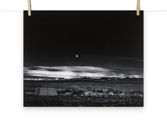 Póster mate "Salida de la luna, Hernández, Nuevo México" de Ansel Adams