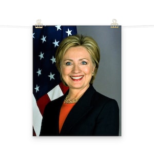 Cartel mate del retrato oficial de Hillary Clinton