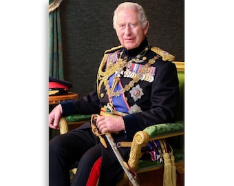 Digital Renaissance: Queen Elizabeth and King George Crowns in Swiss Realism Stock Illustration