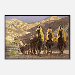 Puede incluir: Una impresión enmarcada de una pintura al óleo que representa una escena desértica con una procesión de personas montadas en camellos. Tres figuras con capas amarillas montan en camellos en primer plano. El fondo muestra un paisaje montañoso.