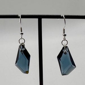 SWAROVSKI Montana Blue De-Art Crystal Earrings on Sterling Silver earring hooks and matching Swarovski bracelet set