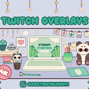 Peut inclure: Une illustration numérique d'une superposition Twitch avec un ordinateur portable affichant le message "Stream Starting Soon", un panda, des bambous et un label 4K. La superposition est conçue dans un style mignon et cartoon avec des couleurs pastel.