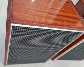 Pair of Vintage wooden case for speakers - needs restoration