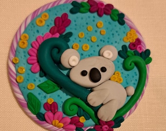 POLYMER CLAY, decorazione in Fimo, medaglione da appendere con il koala, 6,5 cm, by Aurora