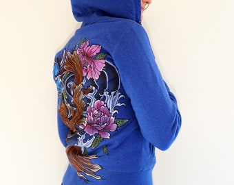 Met de hand geschilderde blauwe hoodie met rits, geïllustreerd sweatshirt, eco-verantwoord biologisch katoenen sweatshirt, wees uniek met deze streetwear-look