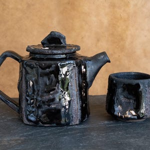 Handgefertigtes Schwarz Keramik Teekanne Set mit Yunomi Tassen