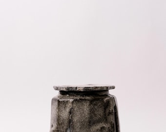 Kurinuki-theebus – Handgemaakte Wabi Sabi-keramische pot met deksel, rustieke theedoos in Japanse stijl, unieke aardewerkopslagcontainer