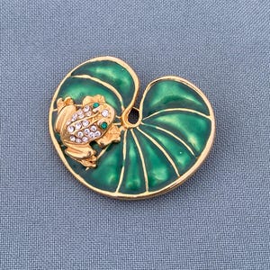 Vintage Frog brooch, frog brooch, costume brooch, frog pin, frog jewellery, Vintage accessories, Gift for her, Vintage charm