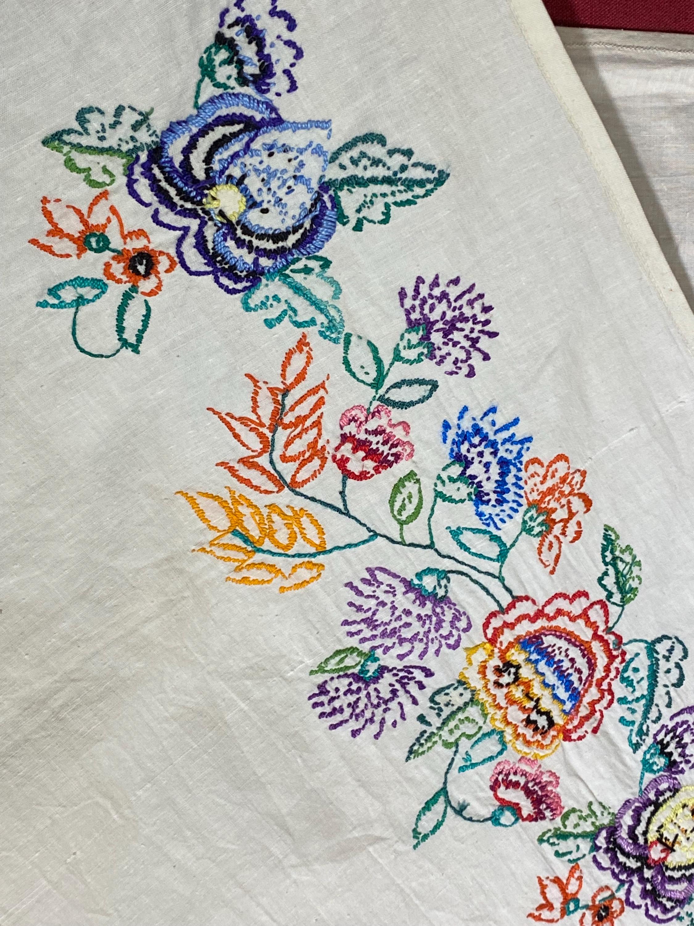 手刺繍のウクライナ製ベッドシーツ、アンティーク刺繍の飾り布、リネン 
