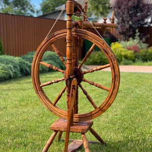 Hand made Wooden Spinning Wheel  Оld Pedal Mechanism Spinning Tool Vintage Machine Farmhouse decor Vintage sharm Gift for her