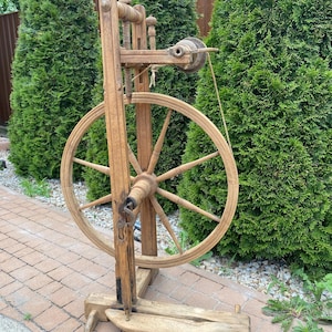 Hand made Wooden Spinning Wheel  Оld Pedal Mechanism Spinning Tool Vintage Machine Farmhouse decor Vintage sharm Gift for her