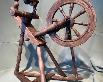 Antique Wooden Spinning Wheel Working Vintage Spindle Rustic Farmhouse Decor Collectible Textile Tool Vintage charm Gift