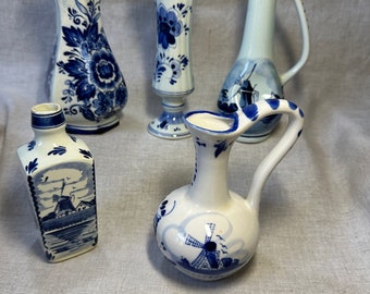 5 beautiful old Delft blue vases