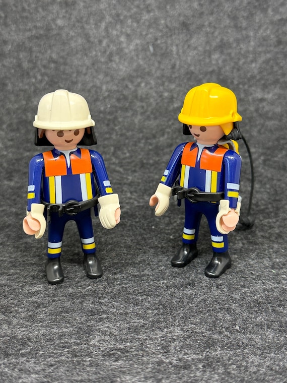 消防士フィギュア il_1080xN.4300121847_ko2c.jpg