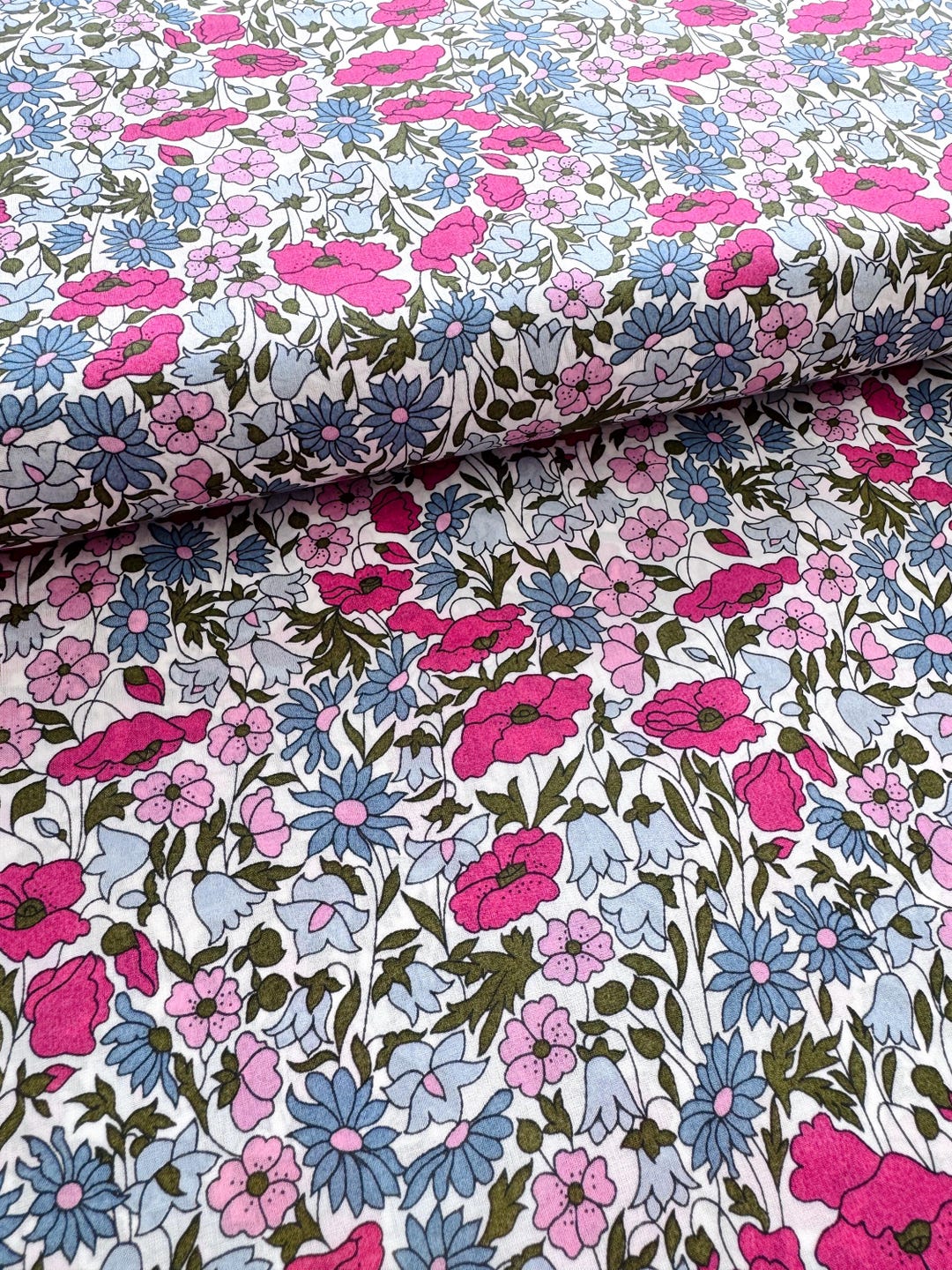 Liberty Fabric. Tana Lawn ™. Poppy and Daisy R. Fabric - Etsy