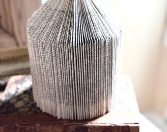 Folded Book Page 3D Pyramid Column