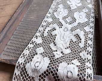 Antique Lace Remnant
