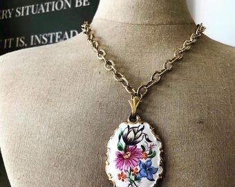 Vintage Enamel Floral Pendant Necklace 18"