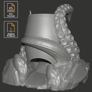 Może przedstawiać: Trójwymiarowy model drukarki 3D do rzucania kostkami w kształcie ośmiornicy. Ośmiornica ma osiem macek i jest owinięta wokół beczki. Beczka ma rampę prowadzącą do otworu na dole. Model jest szary i gotowy do wydrukowania.