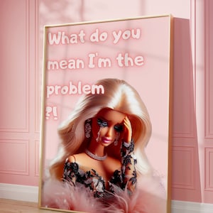 Girly Wandkunst | Lustiges Mädchen Poster | Rosa Wandkunst | Blondes Mädchen | Modepuppe | Retro Puppen Poster | Preppy Wandkunst | Typisches Mädchen Zitat