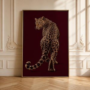 Leopardväggkonst, vinröd poster, lyxigt djurtryck, feminin inredning, stämningsfullt maximalistiskt konstverk