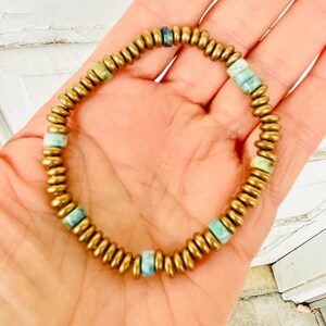 Pulsera de jaspe con impresión de latón: joyería bohemia apilable y terrosa