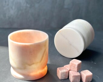 Handgjort marmorcocktailglas: Naturstensmugg