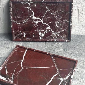 Bandeja de mármol Rosso Levanto: decoración en piedra color rojo cereza