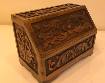Carved Bread Box| Wooden bread box|Walnut bread box|Wooden kitchen organizer| Bread storage box|Wooden home organizer|Mother gift| Home gift
