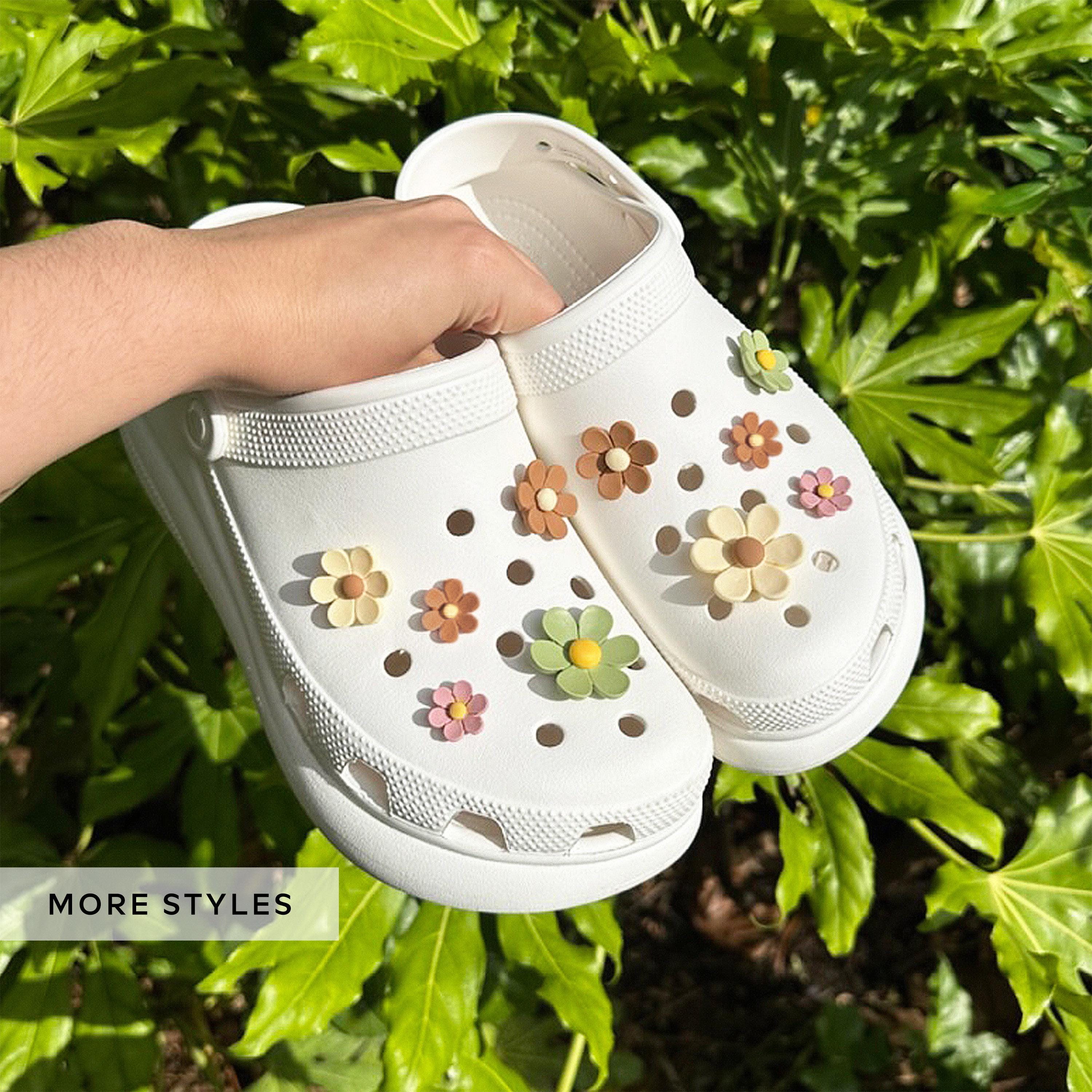 Flowers Set of Shoe Charms in Various Colours | Neutral Flower