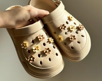 Neutral Flower Shoe Charms | Brown & Cream Daisy Set