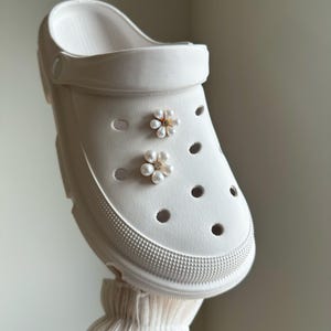 Pearl Flower Shoe Charms | Aesthetic Minimal Coquette Shoes Charm Set | Bling Gold Pearls Clog Charm Accessories