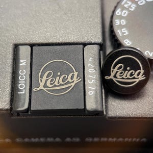Leica-Compatible Black Metal Hot Shoe Cover & Shutter Button Set, Anti-Scratch Camera Accessory, Gift for Leica Photographers